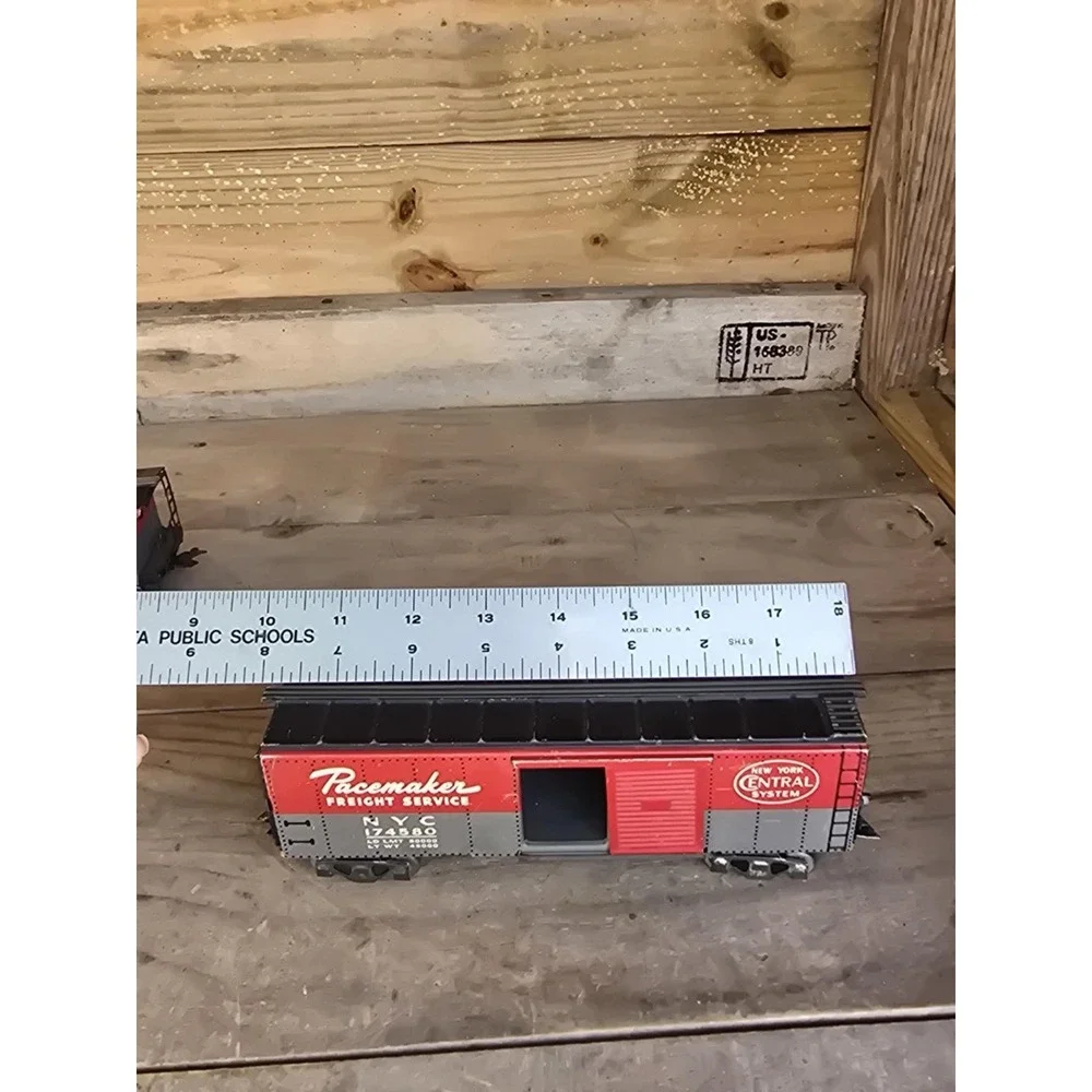 Marx 174580 NYC Pacemaker boxcar (w/ rivets) + 20102 NYC Caboose TAM 3/16ths tin